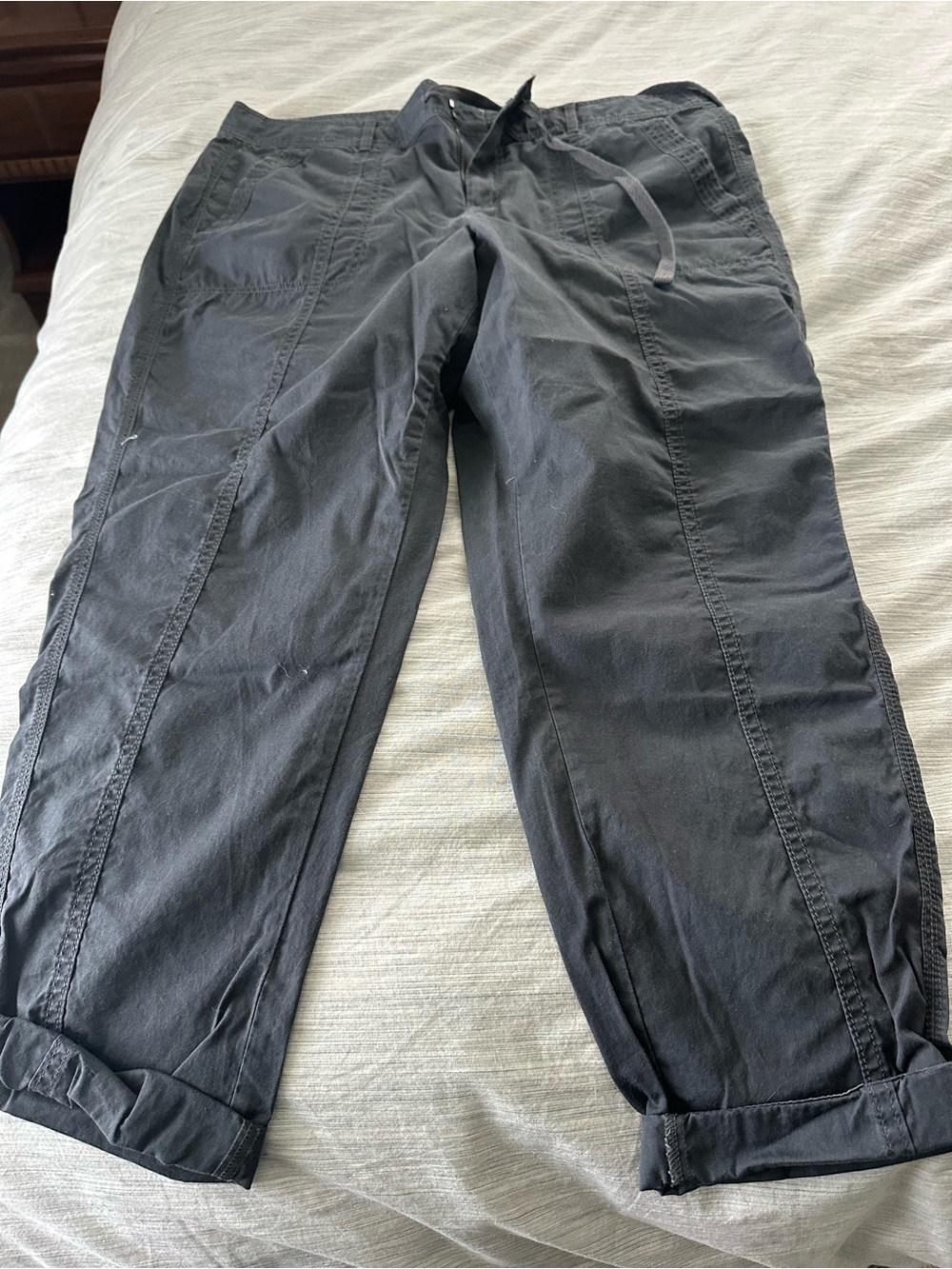 Lou & Grey Women’s Black Cargo Drawstring Pants